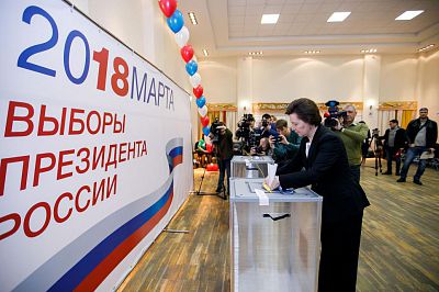 Наталья Комарова проголосовала за президента и сплочение народа