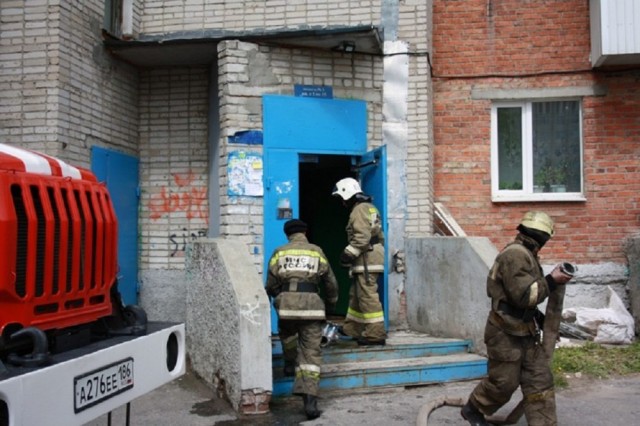 В Сургуте пожарные спасли пенсионера от смерти