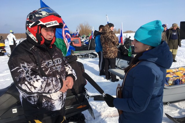 ​Жители Ханты-Мансийска проехали на снегоходах к месту слияния Оби и Иртыша