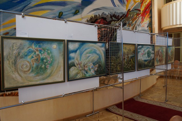В Сургутском районе открылась выставка самобытной художницы Зинаиды Пушкиной