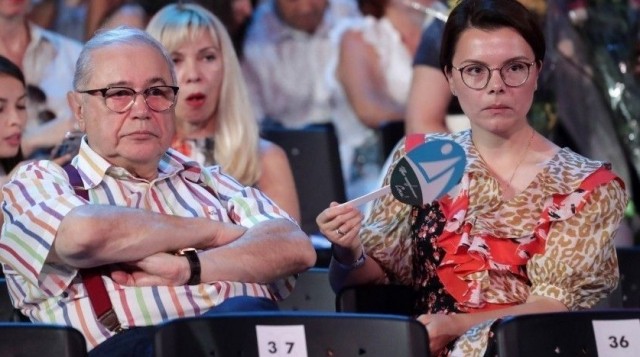 Евгений Петросян подал в суд на коллегу-юмориста за оскорбление жены Евгений Петросян подал в суд на коллегу-юмориста за оскорбление жены