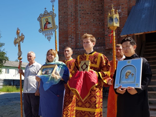 В храме в честь иконы Божией Матери «Казанская» состоялась первая служба В храме в честь иконы Божией Матери «Казанская» состоялась первая служба