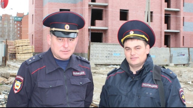 Во время пожара югорские полицейские спасли четверых людей