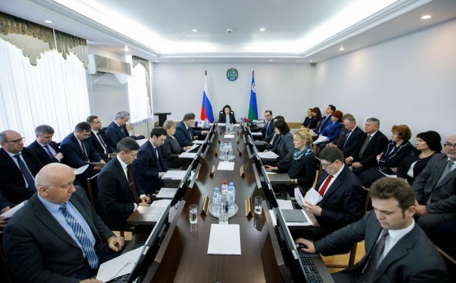 Югра развивает отношения с Газпромом и Лукойлом