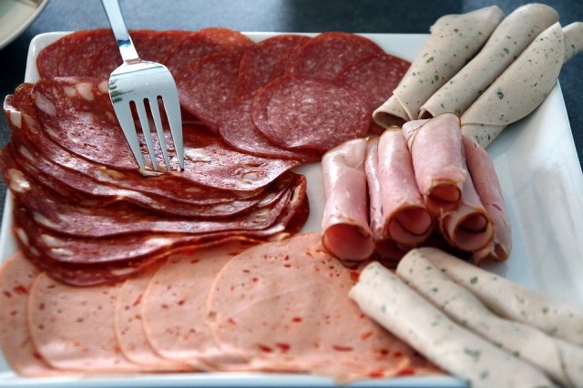 «Ишимский мясокомбинат» наказали крупным штрафом за антибиотики в «Докторской»