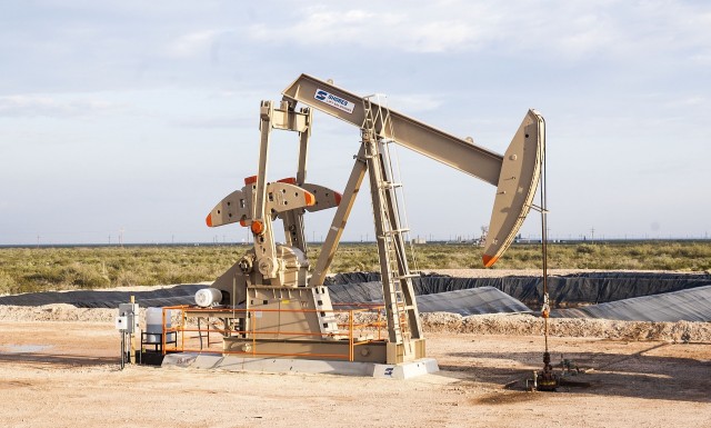 ​Добыча нефти в Югре снизилась почти на 2 миллиона тонн