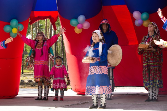 Погода тром. Ханты большого югана. День обласа. День оленевода тром аган. Погода тром.