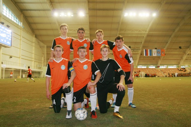 Югорчане приняли участие в футбольном турнире "Уличный красава"