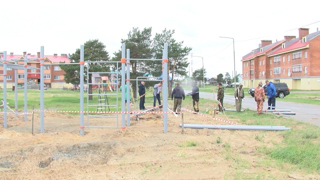 В Сытомино установили спортивную площадку