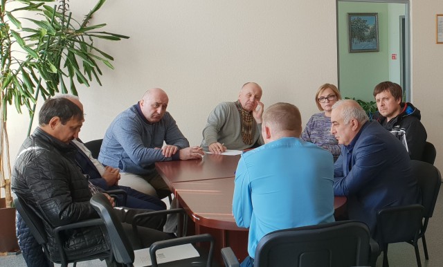 Сотрудники МЧС встретились с владельцами торговых центров Сургутского района Сотрудники МЧС встретились с владельцами торговых центров Сургутского района