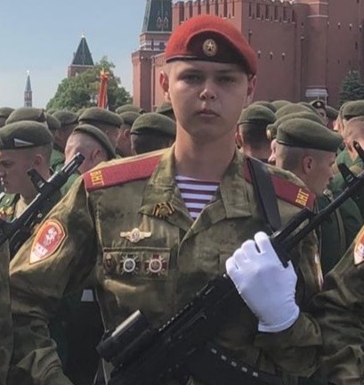 ​Выпускник из Сургутского района примет участие в Параде Победы в Москве