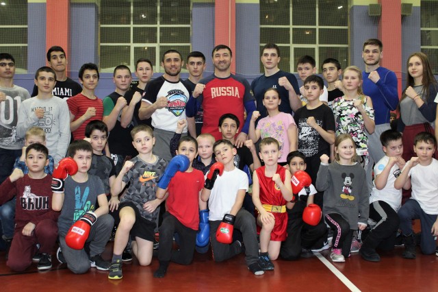 ​В Солнечном прошёл мастер-класс дагестанского чемпиона по боксу