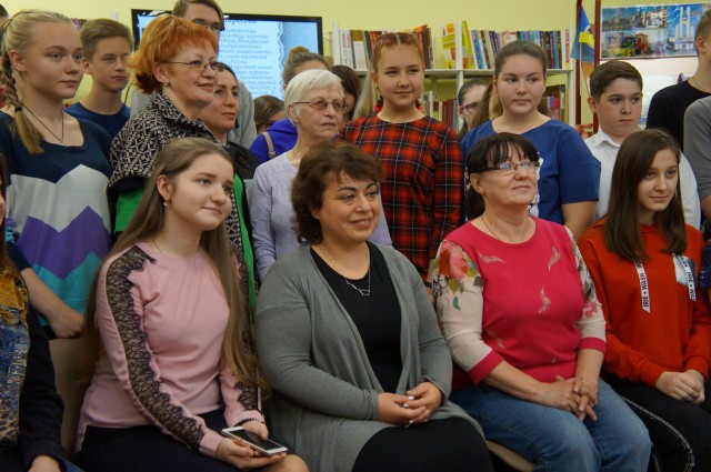 Жители Сургутского района встретились с интересной гостьей – писательницей Марией Мартиросовой
