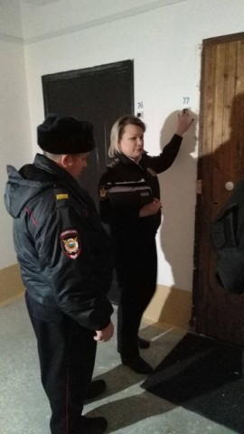 Полицейские Сургутского района и приставы провели рейд по должникам Полицейские Сургутского района и приставы провели рейд по должникам