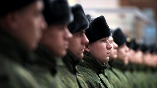 ​Росгвардейцы встретились с допризывниками в военкомате Сургута и Сургутского района
