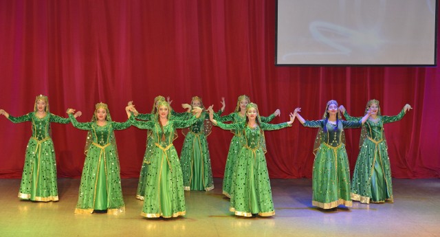 В Фёдоровском отметил юбилей коллектив этнического танца