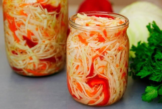 Салат из капусты "Вкусный" Салат из капусты "Вкусный"