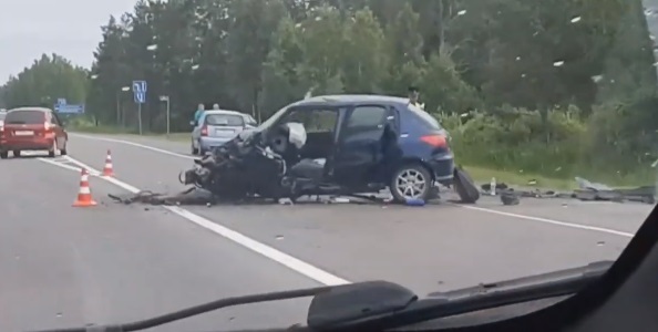 Водитель иномарки погиб в аварии на трассе под Тюменью