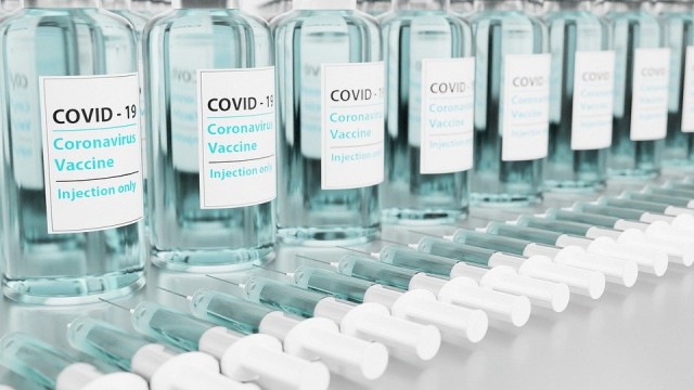 О последствиях прививки от коронавируса COVID-19 рассказал глава костромского депздрава