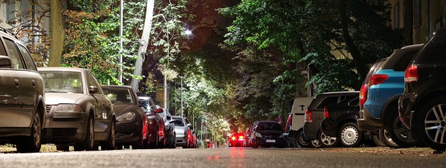 В Кургане жители помогают наказывать нарушителей правил парковки В Кургане жители помогают наказывать нарушителей правил парковки