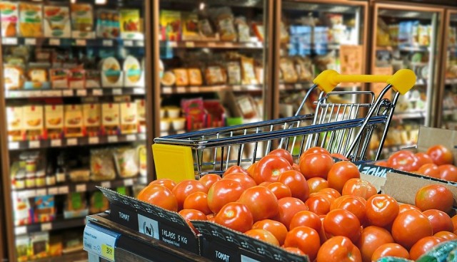 Екатеринбуржцы массово закупают продукты в дискаунтерах Екатеринбуржцы массово закупают продукты в дискаунтерах