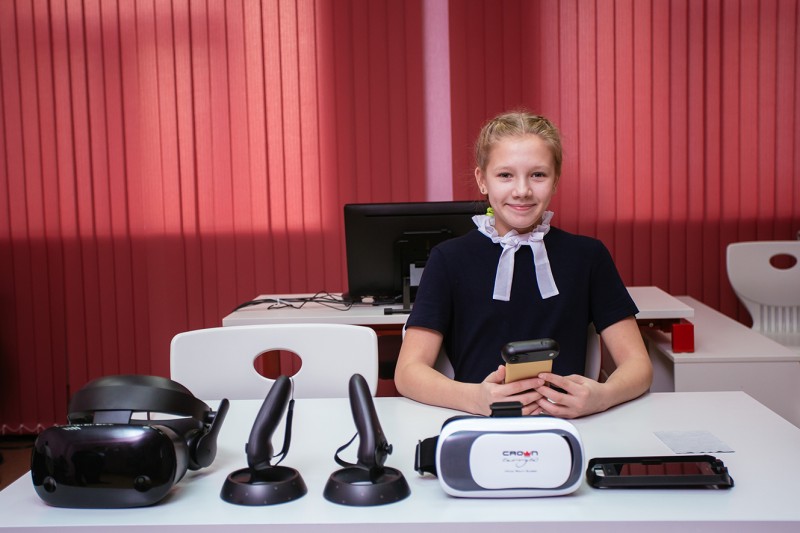 Мфц федоровское телефон. Сотрудник мфц. Мфц федоровский ручей 2/13. Мфц федоровское телефон. Мфц для бизнеса великий новгород.