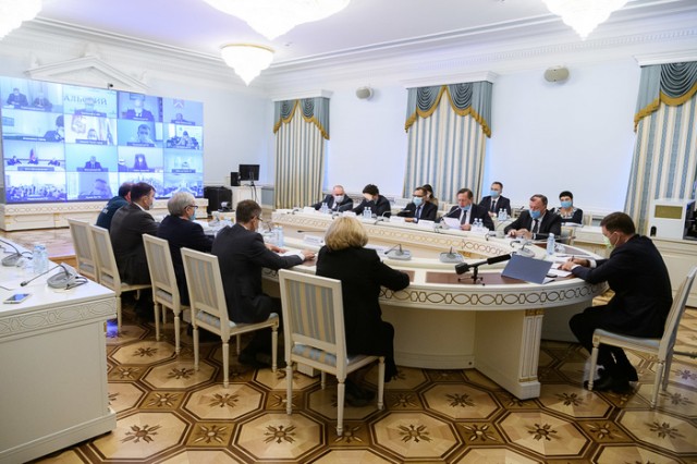 В Екатеринбурге обсуждают план возвращения к более жесткому карантину