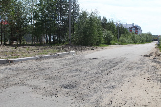 В Сургутском районе в этом году отремонтируют более 14 километров дорожных сетей В Сургутском районе в этом году отремонтируют более 14 километров дорожных сетей