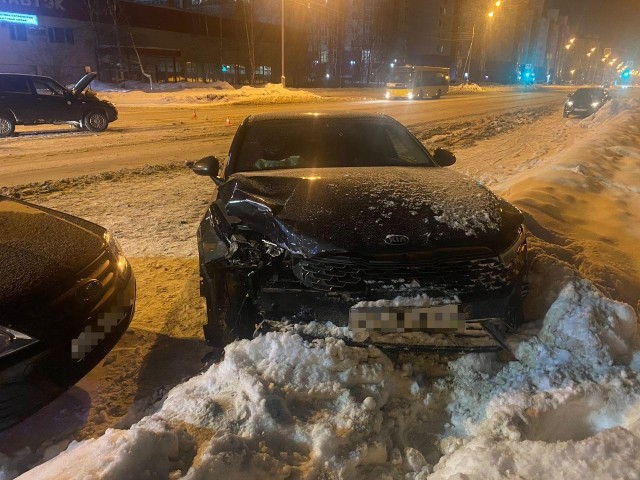 В Нижневартовске в ДТП пострадали два водителя В Нижневартовске в ДТП пострадали два водителя