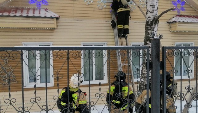 В Югре в детском противотуберкулёзном санатории горел чердак