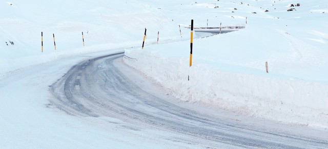 В Югре обустроят более 2 тысяч километров зимних автодорог